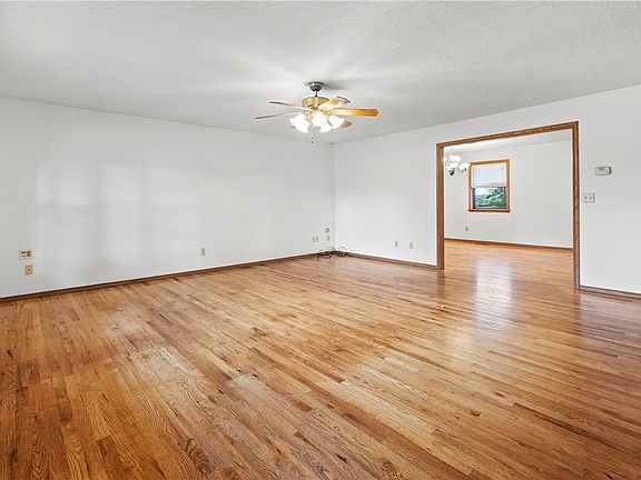 4th image of 3644A Mulberry Rd