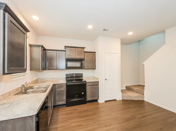 1305 Jonah Ln, Ennis, TX