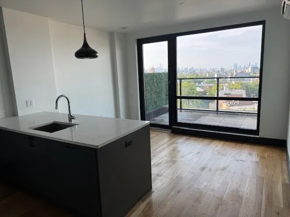 1134 Fulton Street 9G image 1 of 17