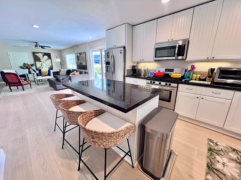 753 Val Sereno Dr — Photo 7