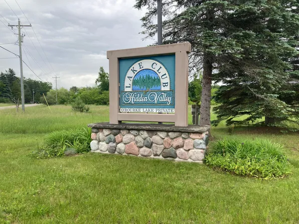 11 E Lake Club Dr, Gaylord, MI 49735