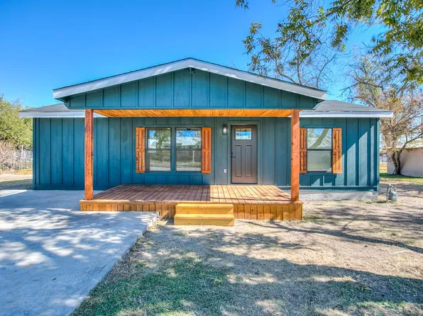 212 Drinkard St, Eden, TX 76837