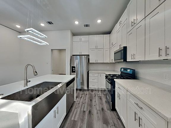 4th image of 4512 Brinkley St Unit B