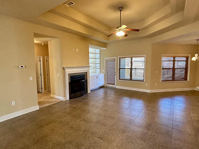 80 S Knightsbridge Ct — Photo 12