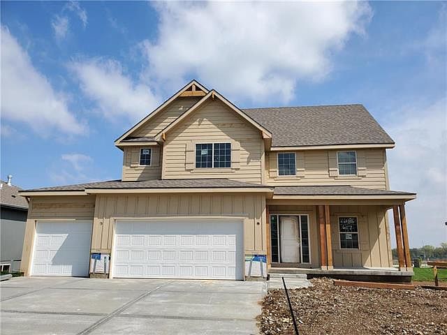 1st image of 617 SE Colonial Dr