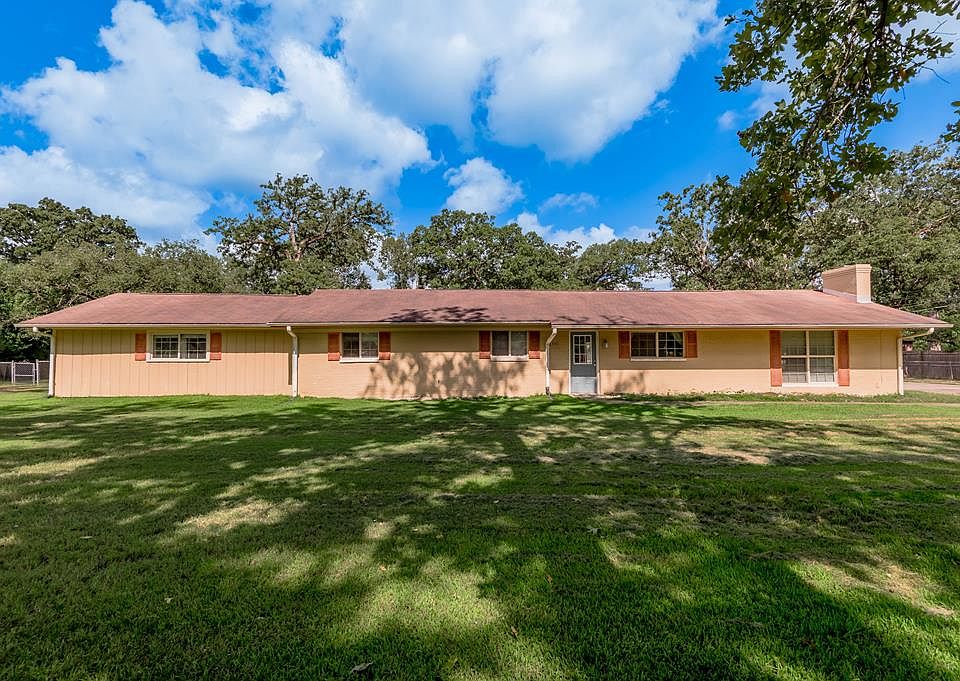 1st image of 196 Lancewood Cir