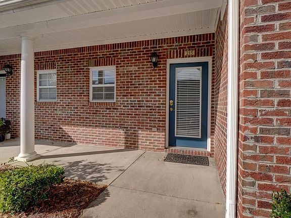 2nd image of 215 Eucalyptus Ln