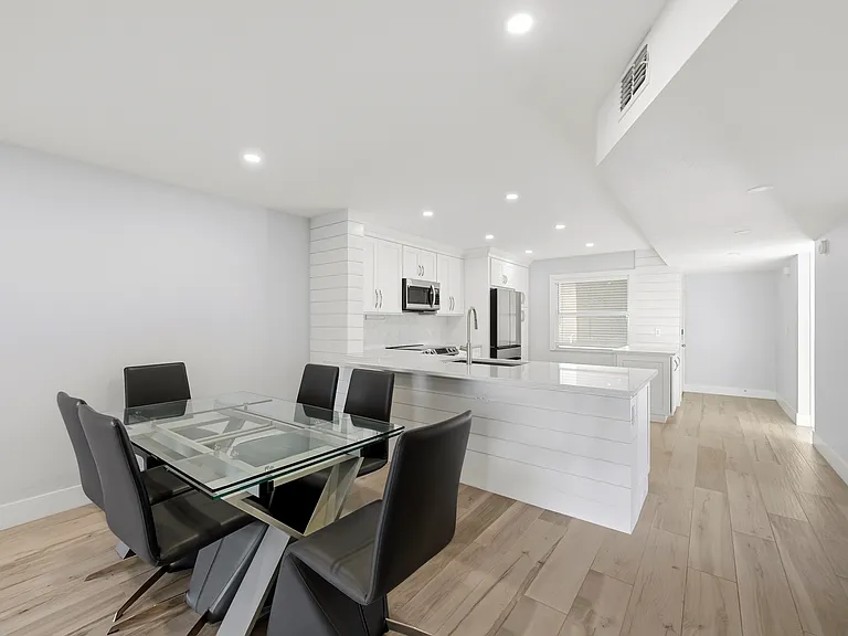 1330 Derbyshire Ct #101 — Photo 14