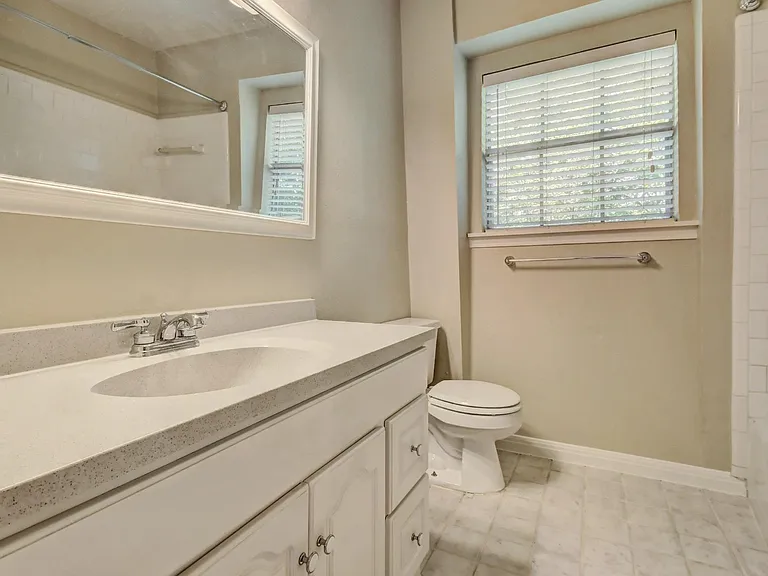 1704 E M Franklin Ave #B — Photo 16