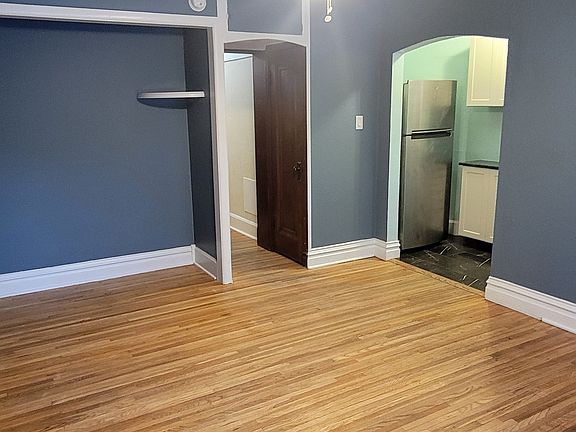 5th image of 1361 N York St #5