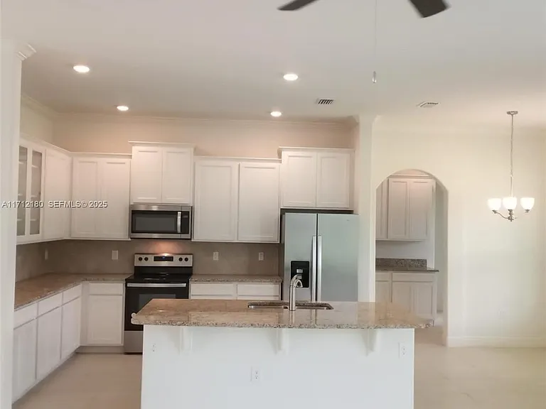 6555 Barbados Ct — Photo 10
