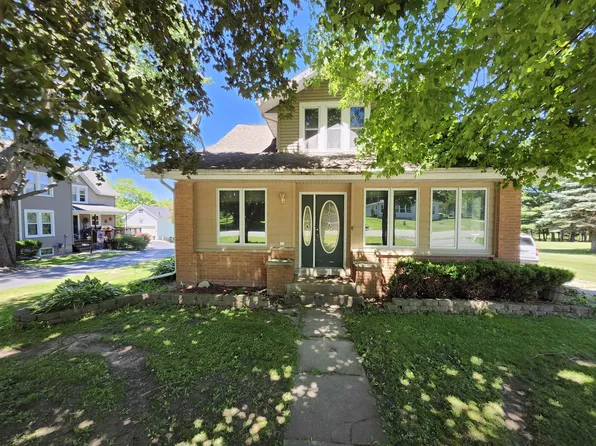 210 Church St, Fairwater, WI 53931