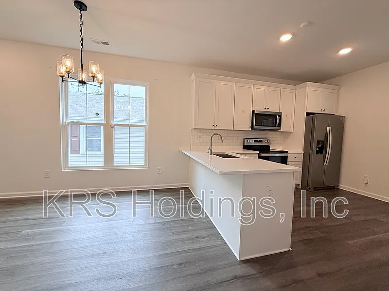 3 bed, 2.5 bath, 1193 sqft, $1,900 — Photo 3