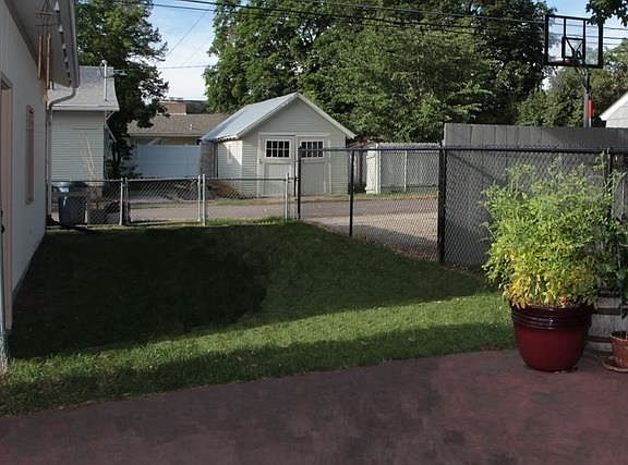 5th image of 400 E Kent Ave