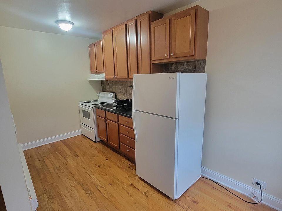 1st image of 4585 N Elston Ave APT 301