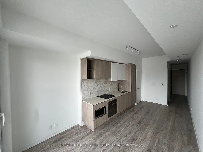 2020 Bathurst St #732 — Photo 6