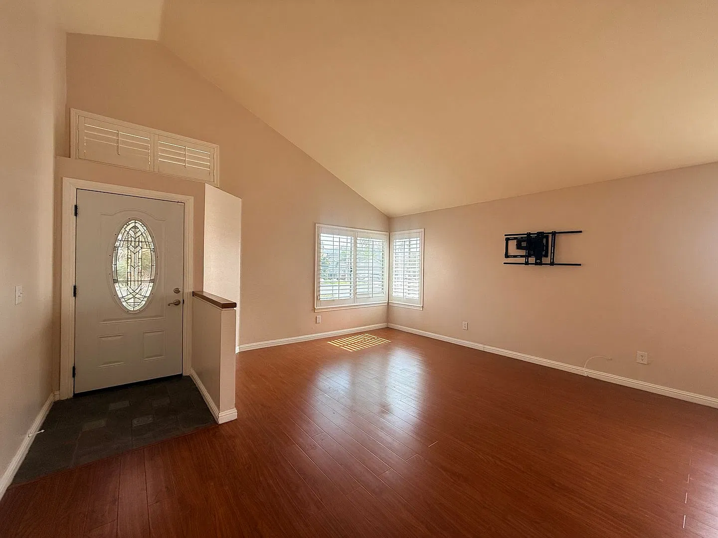 Beautiful Moreno Valley Rental Home with Spacious Backyard! — Photo 4