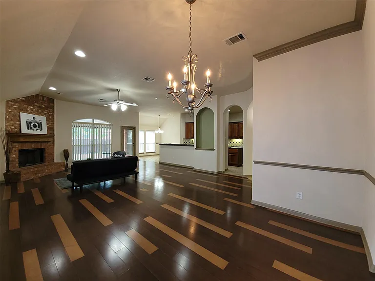 10028 Lisi Anne Dr — Photo 10