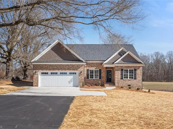 273 Lenalan Dr, Lexington, NC 27295