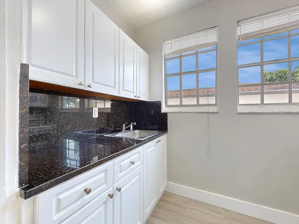 433 NW 25th Ave, Miami, FL