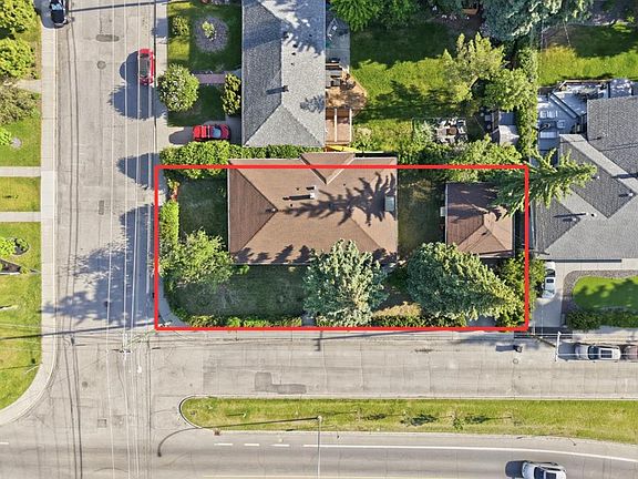 2nd image of 3720 S Spruce Dr SW