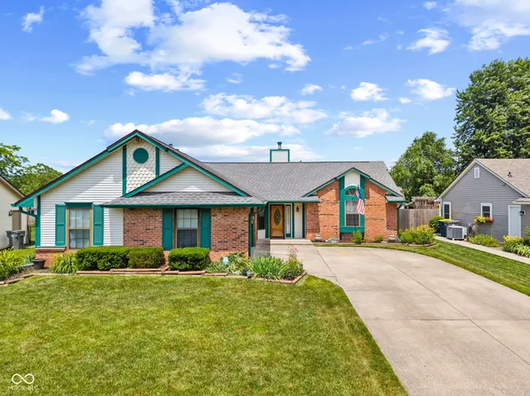 7384 Southern Lakes Dr, Indianapolis, IN 46237