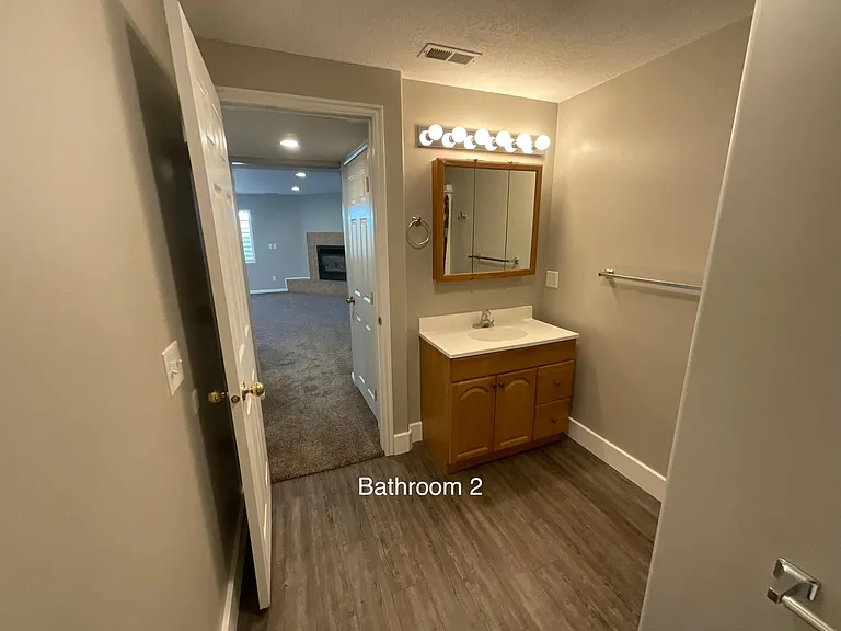 1062 E Waddell St #B — Photo 17