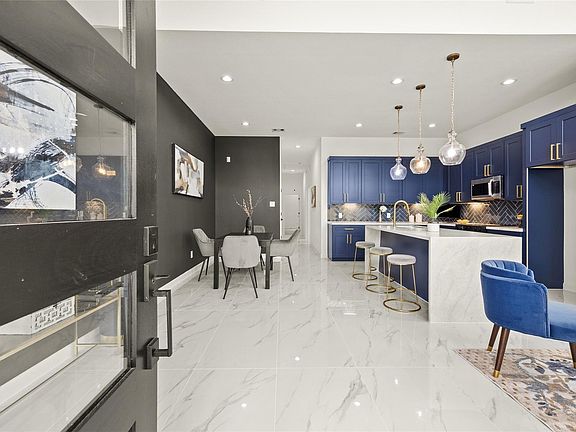 5th image of 5602 Pershing Way #B