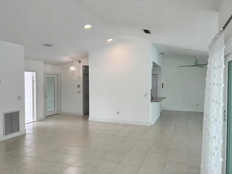 3210 NW 23rd Ter — Photo 11