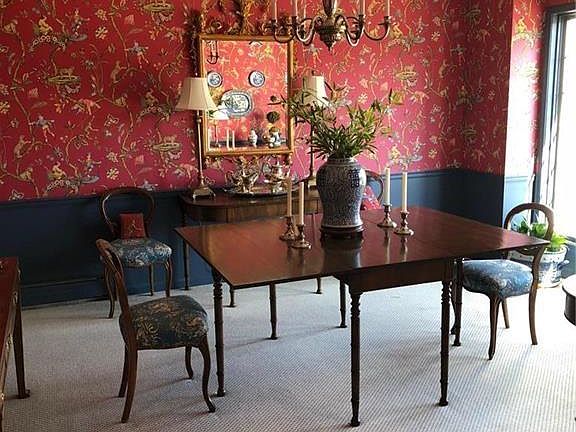 Formal dining room
