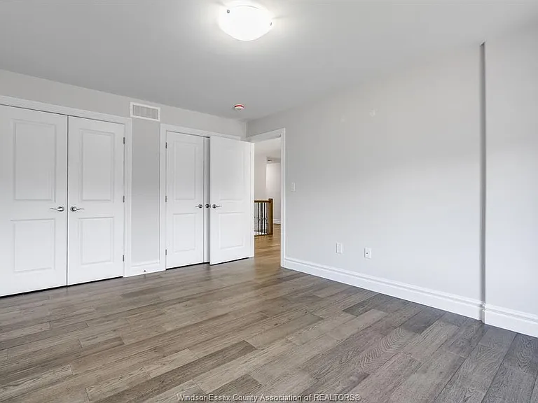 210 Cowan Ct — Photo 16