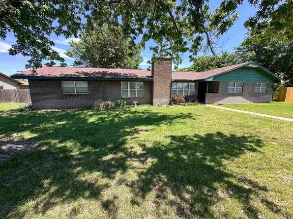 1030 Ridgecrest Dr, Woodward, OK 73801