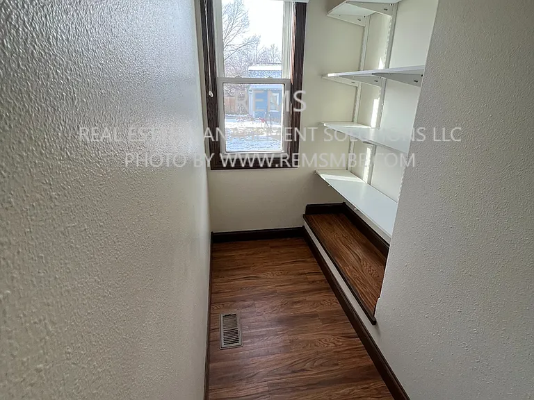 345 Laurel St #2 — Photo 5
