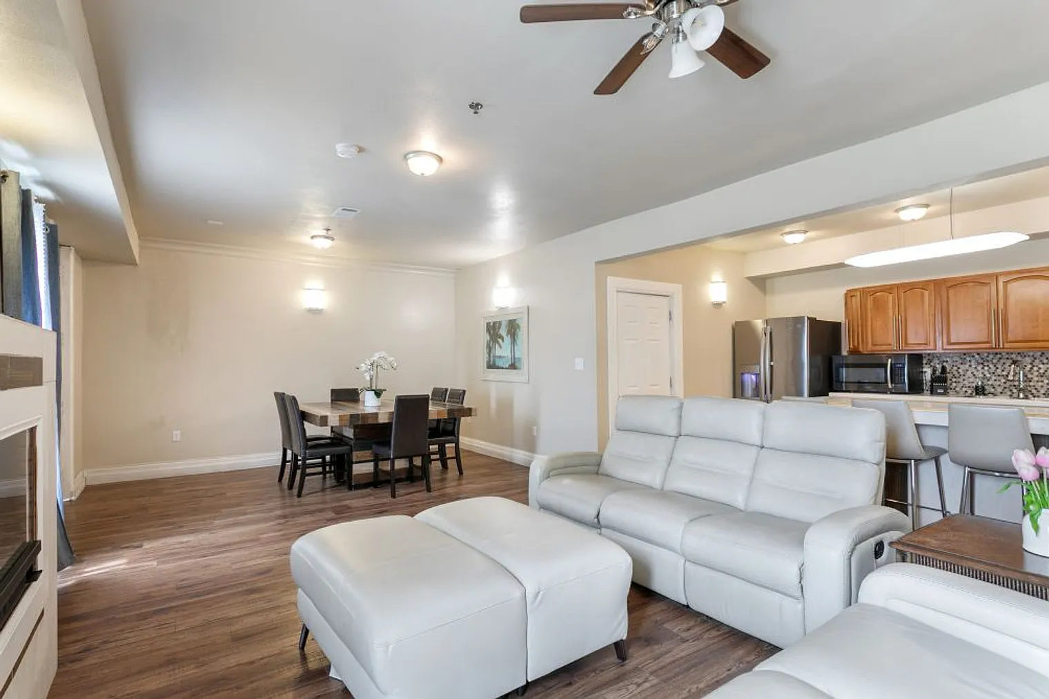 4 bed, 3.0 bath, 2292 sqft, $8,924 — Photo 1