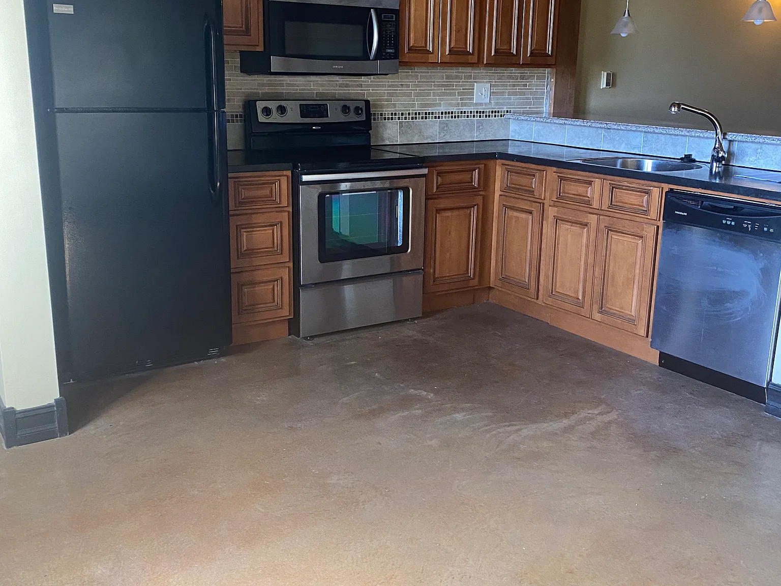 1 bed, 1.5 bath, 1070 sqft, $1,500 — Photo 3