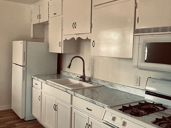 3rd image of 609 Cagua Dr SE