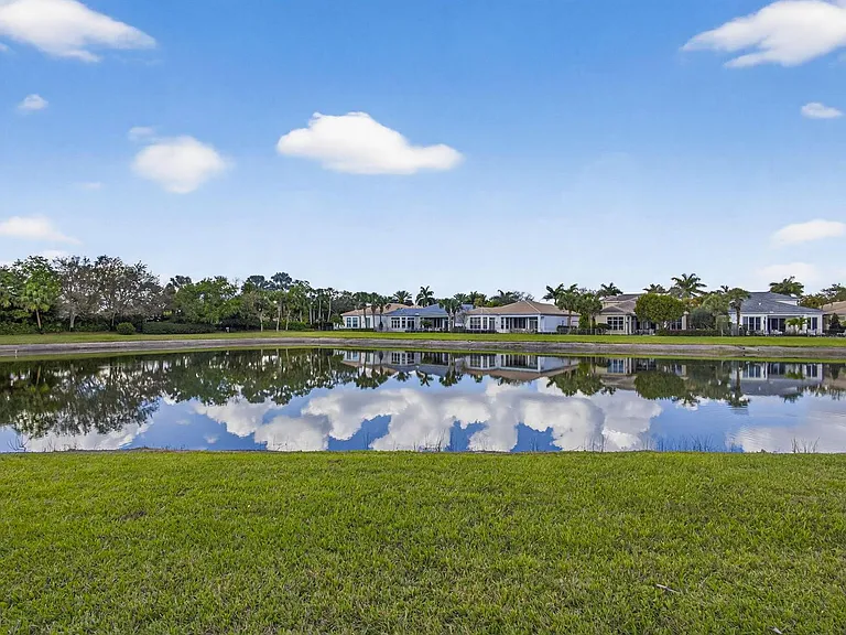 207 Andalusia Dr — Photo 34