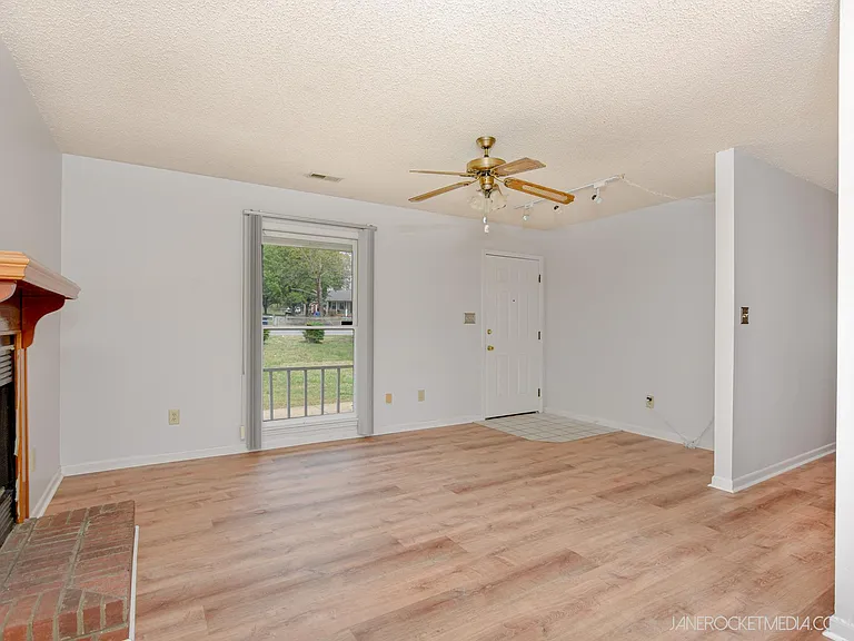 3949 Silver Chalice Dr — Photo 4