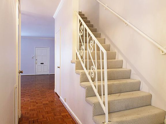 4th image of 7933 Woodway Dr