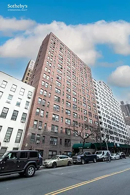 Sold by Sotheby's International Realty | media 13