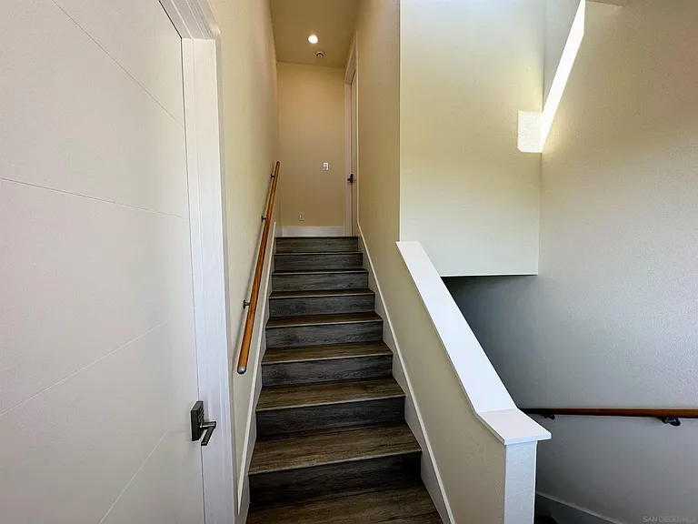 426 Sloane Ave #2 — Photo 6