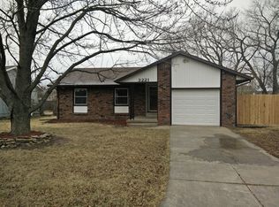 3221 S Leonine Rd, Wichita, KS 67217