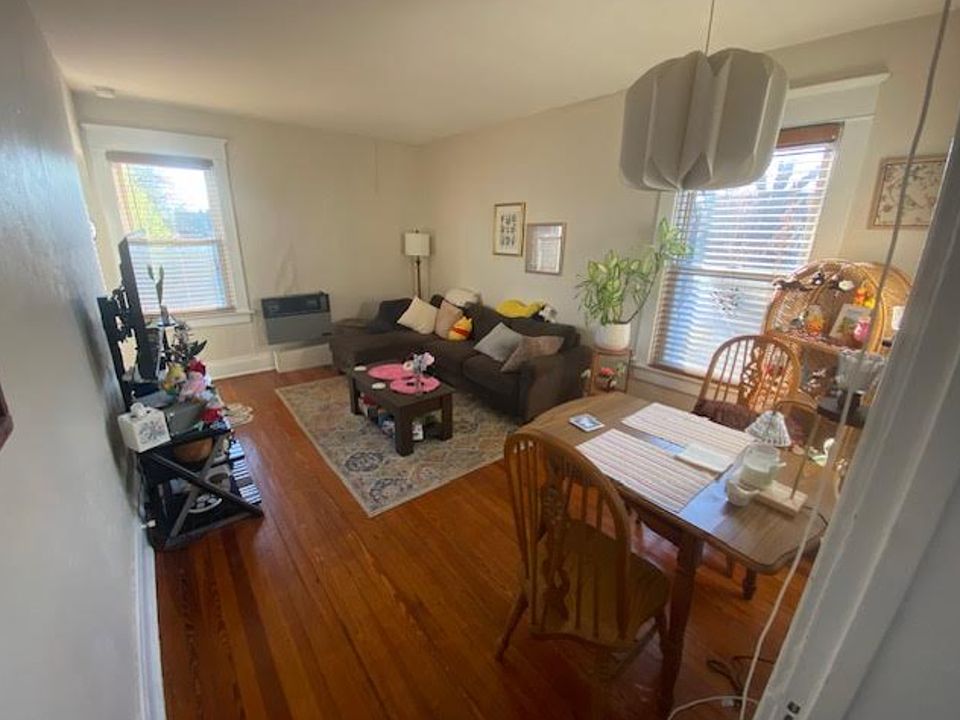 1st image of 2469 Seneca St #3