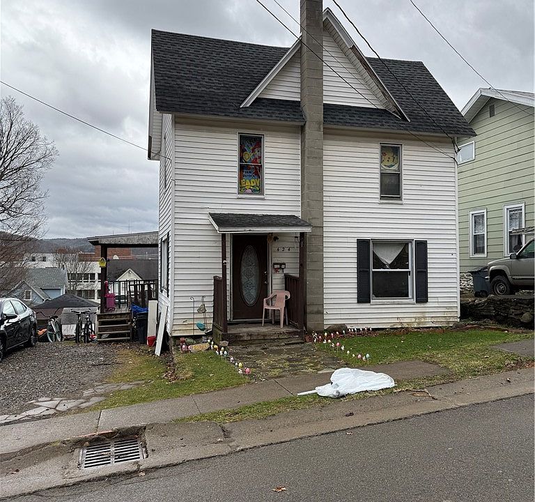 1st image of 424 S Division St