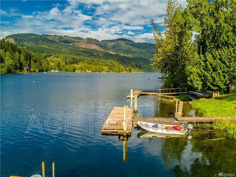 1st image of 931 W Lake Samish Dr