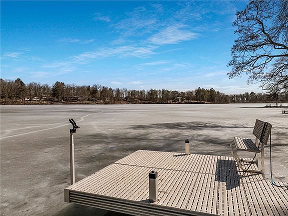 3rd image of 915 Colan Boulevard