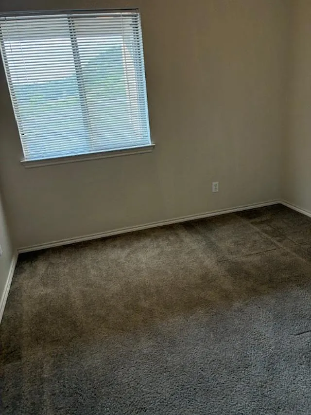 Village Oaks Apartments — Photo 4