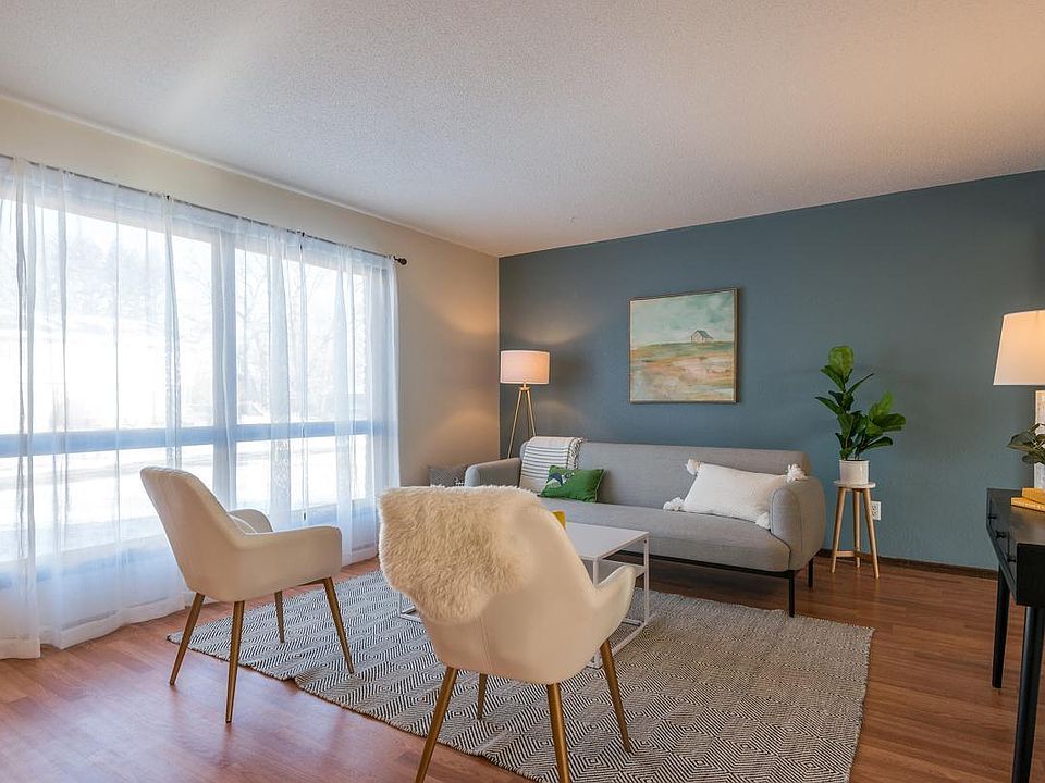 1st image of 15301 Trillium Cir