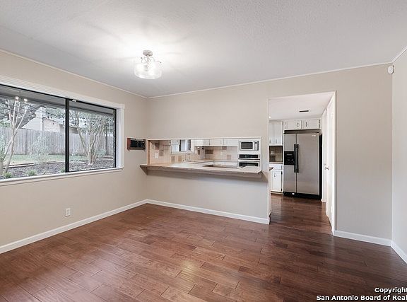 5th image of 8422 Honiley St