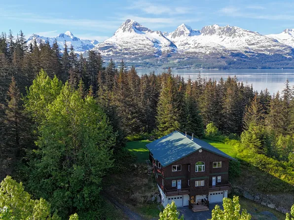 743 Salmonberry Way, Valdez, AK 99686